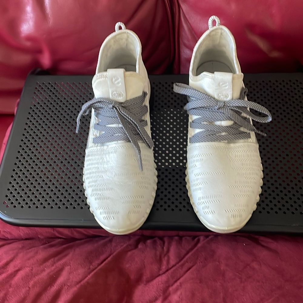 ECCO Women White Athletic Shoes Size 7.5